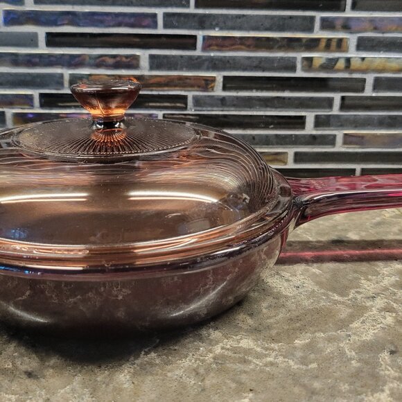 VINTAGE PYREX CORNING 1980s CRANBERRY GLASS VISION VISIONS W/ TEFLON 7” SKILLET - Picture 3 of 12
